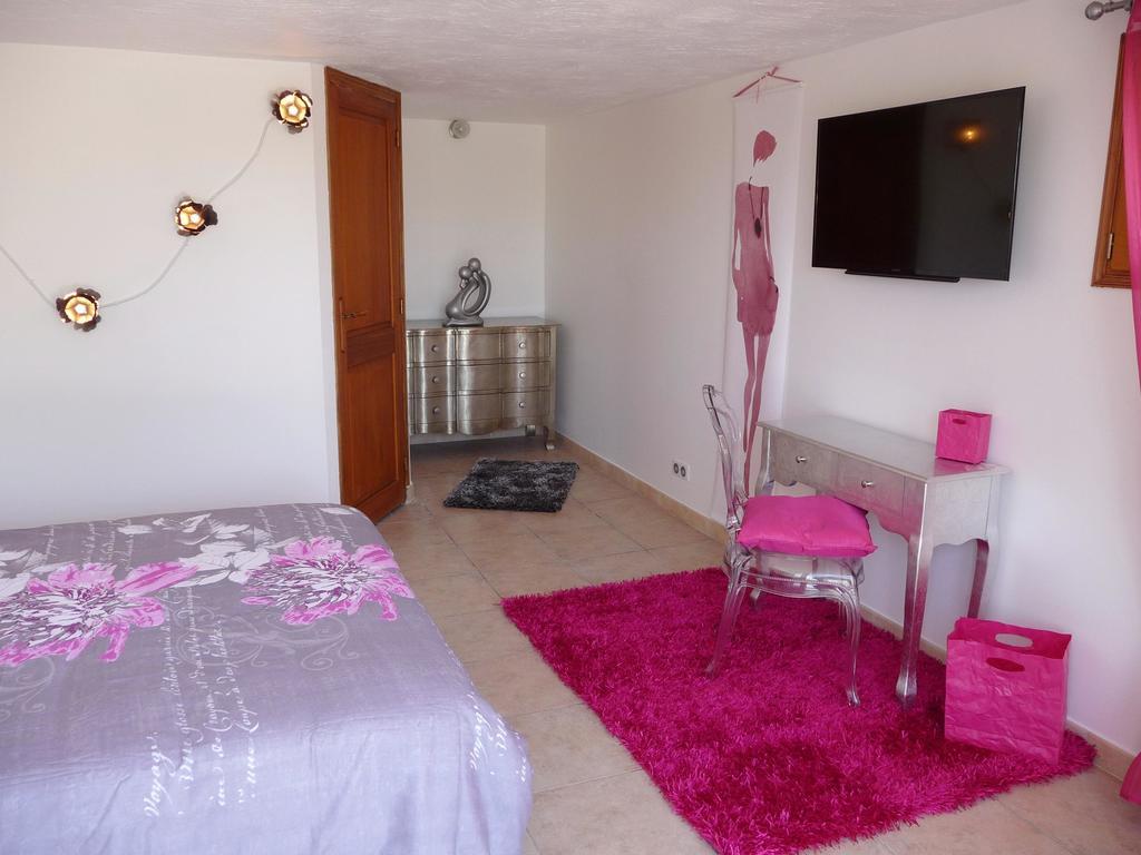 La Bastide Des Selves Bed & Breakfast ดรากิญญ็อง ห้อง รูปภาพ