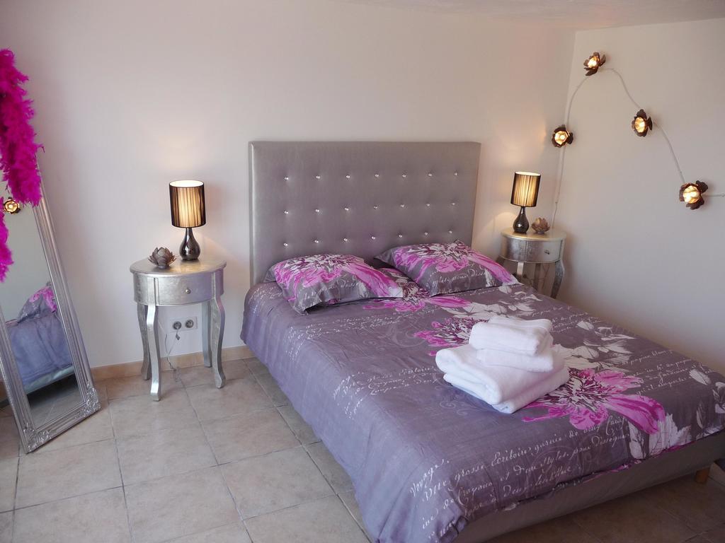 La Bastide Des Selves Bed & Breakfast ดรากิญญ็อง ห้อง รูปภาพ