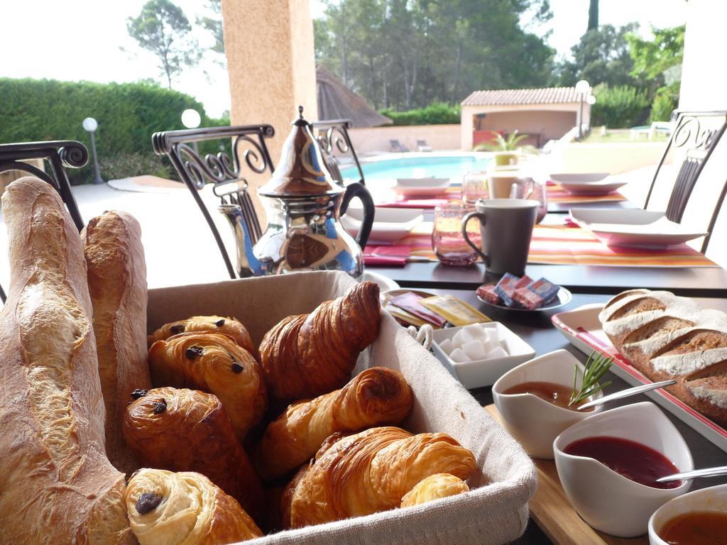 La Bastide Des Selves Bed & Breakfast ดรากิญญ็อง ภายนอก รูปภาพ