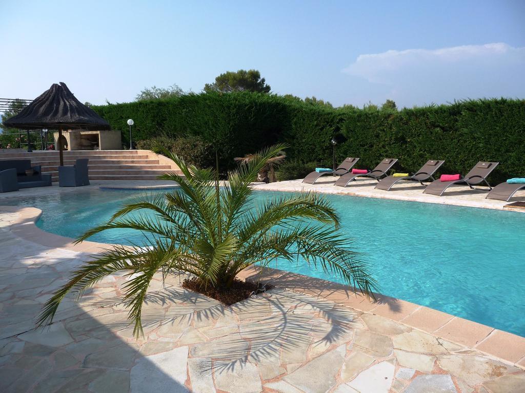 La Bastide Des Selves Bed & Breakfast ดรากิญญ็อง ภายนอก รูปภาพ
